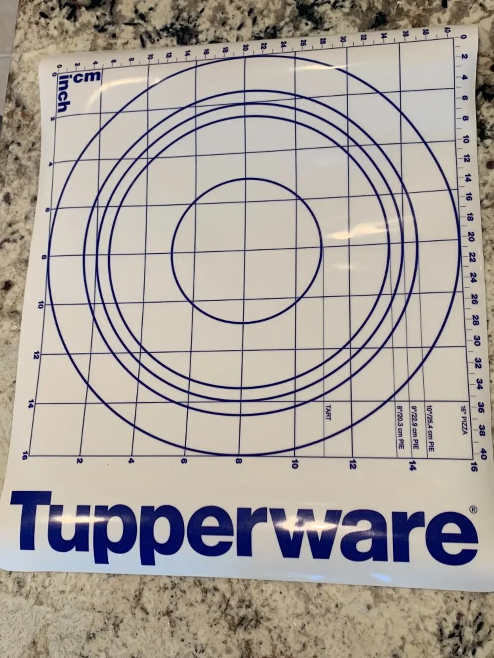 Vintage Tupperware Pastry, Pie, Tart, Pizza Mat / Roll Out Sheet